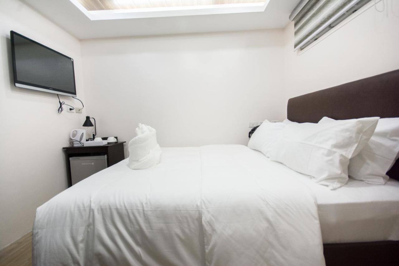Emerald Island Hotel Balabag  Kültér fotó